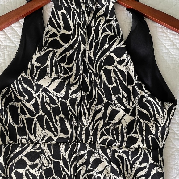 Connected Black & Cream V-neck Dress - Picture 4 of 5